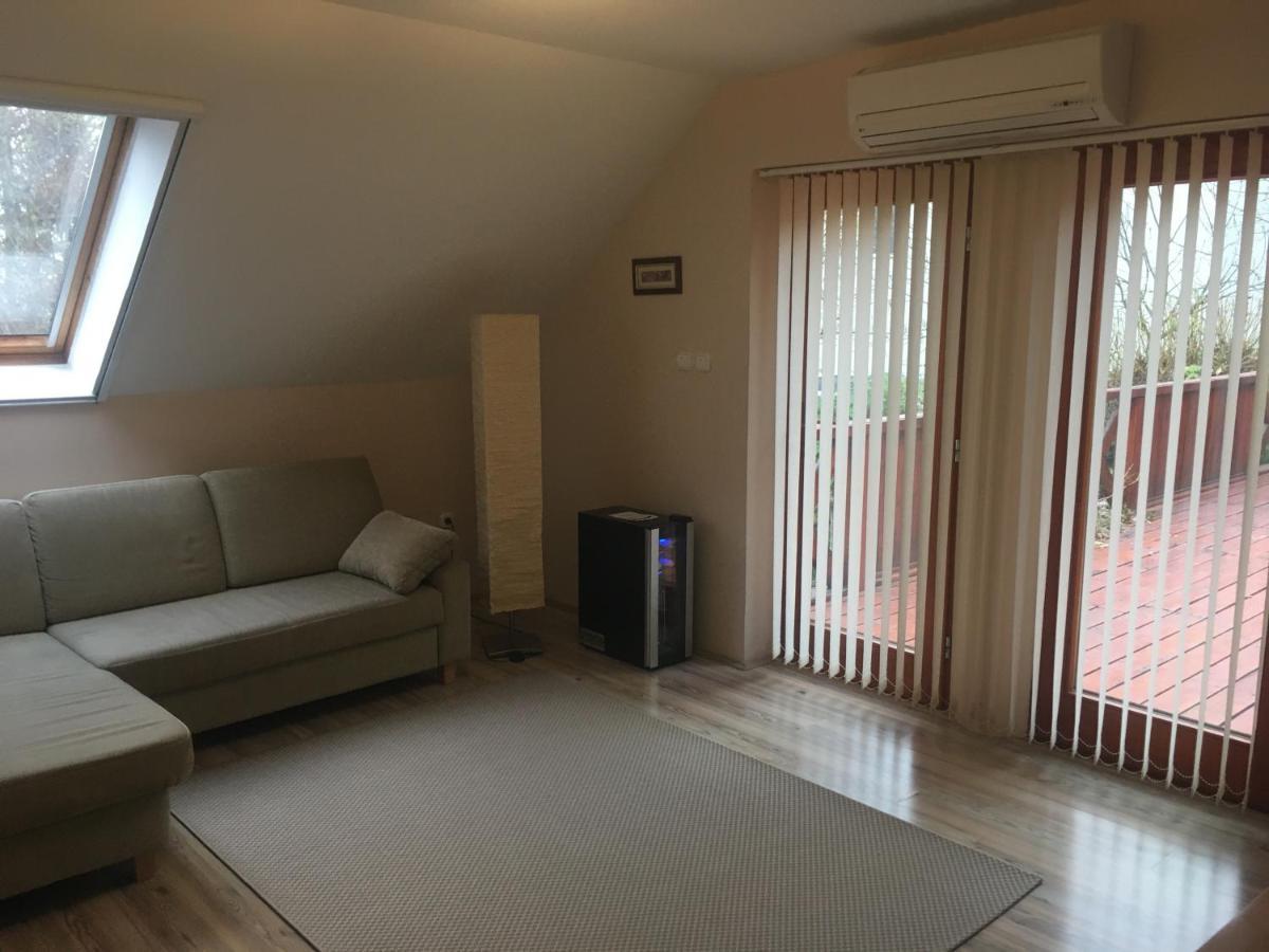 Anonim Apartman Villany Bagian luar foto