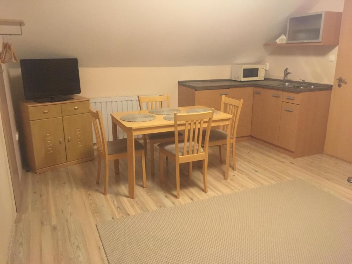 Anonim Apartman Villany Bagian luar foto