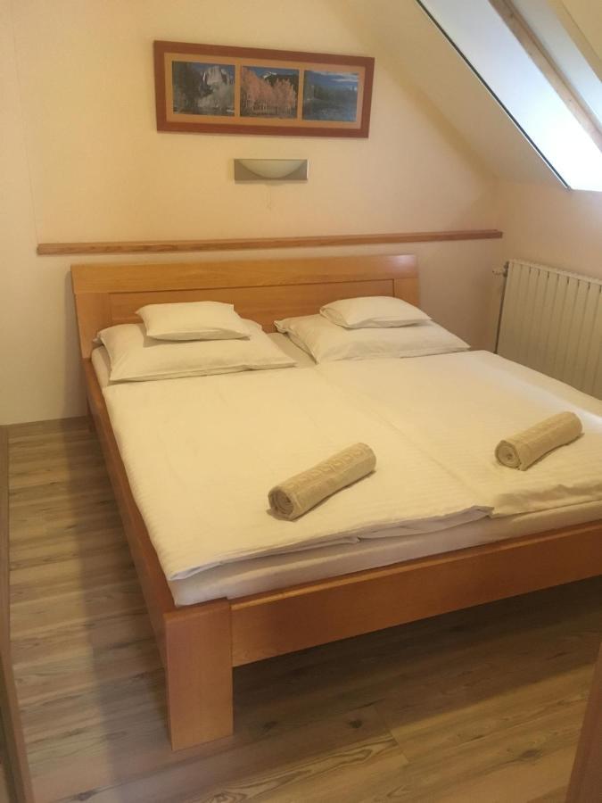 Anonim Apartman Villany Bagian luar foto